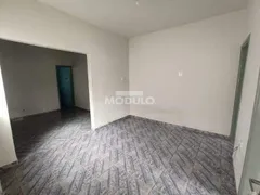 Casa com 3 Quartos para alugar, 80m² no Osvaldo Rezende, Uberlândia - Foto 18