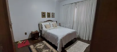 Casa com 4 Quartos para venda ou aluguel, 234m² no Vila José Bonifácio, Araraquara - Foto 4