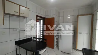 Casa com 3 Quartos à venda, 199m² no Cidade Jardim, Uberlândia - Foto 17