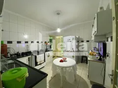 Casa com 3 Quartos à venda, 180m² no Alto Umuarama, Uberlândia - Foto 9