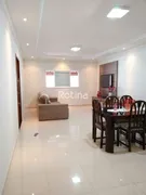 Casa com 3 Quartos à venda, 220m² no Santa Mônica, Uberlândia - Foto 2