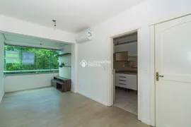 Apartamento com 2 Quartos à venda, 65m² no Passo da Areia, Porto Alegre - Foto 2