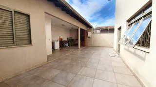 Sobrado com 3 Quartos à venda, 300m² no Jardim Santo Antônio, Londrina - Foto 15