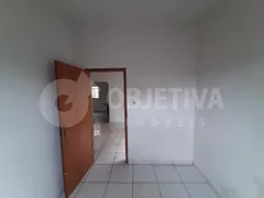 Casa com 3 Quartos para alugar, 90m² no Centro, Uberlândia - Foto 10