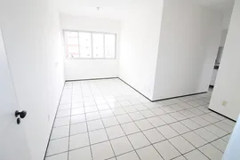 Apartamento com 3 Quartos para alugar, 70m² no Fátima, Fortaleza - Foto 9