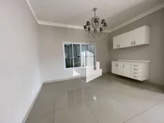 Casa com 3 Quartos para alugar, 250m² no Centro, Jaú - Foto 4