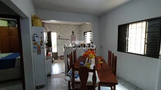 Casa com 2 Quartos à venda, 146m² no Granada, Uberlândia - Foto 5