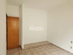Casa com 3 Quartos à venda, 200m² no Santa Mônica, Uberlândia - Foto 5