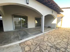 Casa Comercial com 6 Quartos para alugar, 600m² no Goiabeiras, Cuiabá - Foto 5