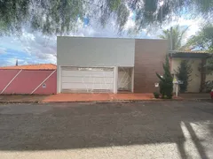 Casa com 3 Quartos à venda, 215m² no Jardim das Gaivotas, Araraquara - Foto 1