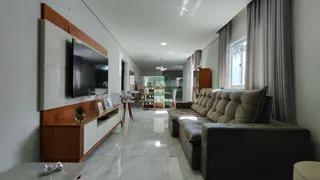 Casa com 3 Quartos à venda, 174m² no Planalto, Uberlândia - Foto 2