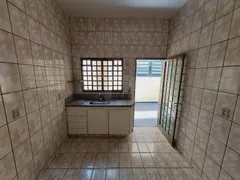 Casa de Vila com 1 Quarto para alugar, 60m² no Nossa Senhora Aparecida, Uberlândia - Foto 8
