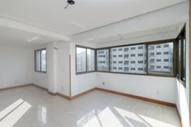 Apartamento com 3 Quartos à venda, 130m² no Mont' Serrat, Porto Alegre - Foto 4