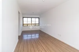 Apartamento com 2 Quartos à venda, 65m² no Jardim do Salso, Porto Alegre - Foto 2