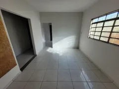 Casa com 3 Quartos para alugar, 162m² no Segismundo Pereira, Uberlândia - Foto 4