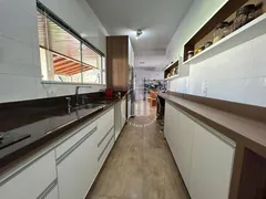 Casa com 3 Quartos à venda, 220m² no Ponta de Baixo, São José - Foto 15