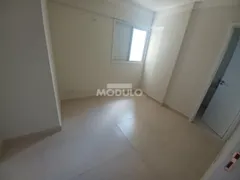 Apartamento com 2 Quartos para alugar, 60m² no Pampulha, Uberlândia - Foto 2