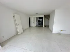 Apartamento com 2 Quartos para alugar, 120m² no Praia do Canto, Vitória - Foto 2