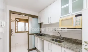 Apartamento com 2 Quartos à venda, 72m² no Passo da Areia, Porto Alegre - Foto 7