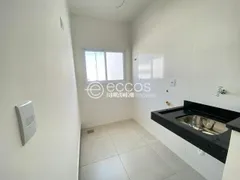 Casa com 3 Quartos à venda, 74m² no Novo Mundo, Uberlândia - Foto 11