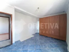 Casa com 3 Quartos para alugar, 200m² no Tibery, Uberlândia - Foto 12