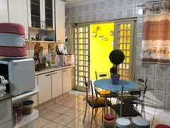 Casa com 3 Quartos à venda, 200m² no Vila Nogueira, Taubaté - Foto 7