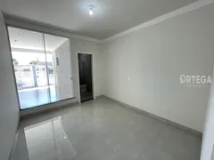 Casa com 3 Quartos à venda, 139m² no Vila Morangueira, Maringá - Foto 8