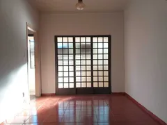 Casa com 3 Quartos para alugar, 121m² no Centro, Araraquara - Foto 5