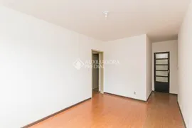 Apartamento com 2 Quartos para alugar, 67m² no Santo Antônio, Porto Alegre - Foto 3