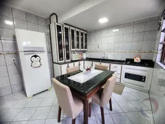 Casa com 3 Quartos à venda, 208m² no Centro, São José - Foto 4