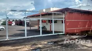 Galpão / Depósito / Armazém para alugar, 2000m² no Presidente Roosevelt, Uberlândia - Foto 1