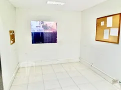 Galpão / Depósito / Armazém com 2 Quartos para alugar, 758m² no Novo Cavaleiro, Macaé - Foto 13