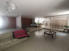 Casa com 5 Quartos para alugar, 400m² no Centro, Uberlândia - Foto 2