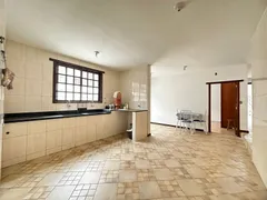 Casa com 5 Quartos à venda, 180m² no Santa Amélia, Belo Horizonte - Foto 16