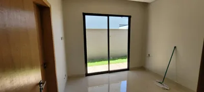 Casa com 3 Quartos à venda, 161m² no Jardim Cristal, Aparecida de Goiânia - Foto 15