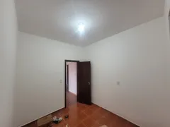 Casa com 2 Quartos para alugar, 120m² no Heliópolis, Belo Horizonte - Foto 34