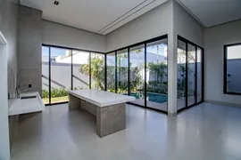 Casa de Condomínio com 4 Quartos à venda, 220m² no Alphaville, Uberlândia - Foto 1