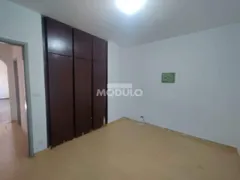 Casa com 3 Quartos para alugar, 180m² no Osvaldo Rezende, Uberlândia - Foto 15