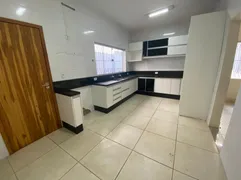 Casa Comercial com 6 Quartos para alugar, 600m² no Goiabeiras, Cuiabá - Foto 22