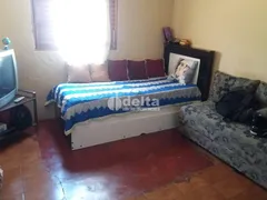 Casa com 3 Quartos à venda, 180m² no Marta Helena, Uberlândia - Foto 7