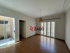 Casa com 3 Quartos à venda, 175m² no Parque São Geraldo, Uberaba - Foto 4