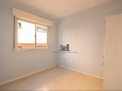 Apartamento com 2 Quartos à venda, 56m² no Medianeira, Porto Alegre - Foto 5