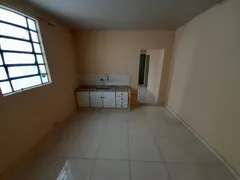 Casa com 2 Quartos para alugar, 94m² no Vila Xavier, Araraquara - Foto 7