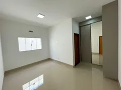 Casa com 3 Quartos à venda, 126m² no Setor Universitário, Rio Verde - Foto 2