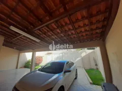 Casa com 3 Quartos à venda, 200m² no Jardim Finotti, Uberlândia - Foto 23