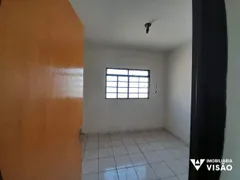 Apartamento com 3 Quartos para alugar, 77m² no Parque do Mirante, Uberaba - Foto 8