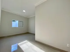 Casa com 3 Quartos à venda, 90m² no Segismundo Pereira, Uberlândia - Foto 2