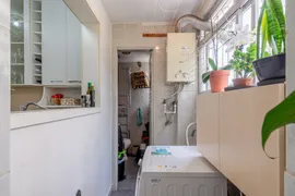 Apartamento com 2 Quartos para venda ou aluguel, 77m² no Menino Deus, Porto Alegre - Foto 8