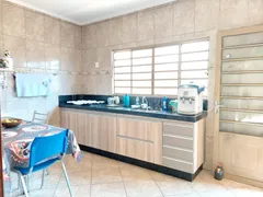 Casa com 3 Quartos à venda, 210m² no Jardim das Gaivotas, Araraquara - Foto 5