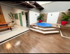 Casa com 3 Quartos à venda, 330m² no Santa Mônica, Uberlândia - Foto 1